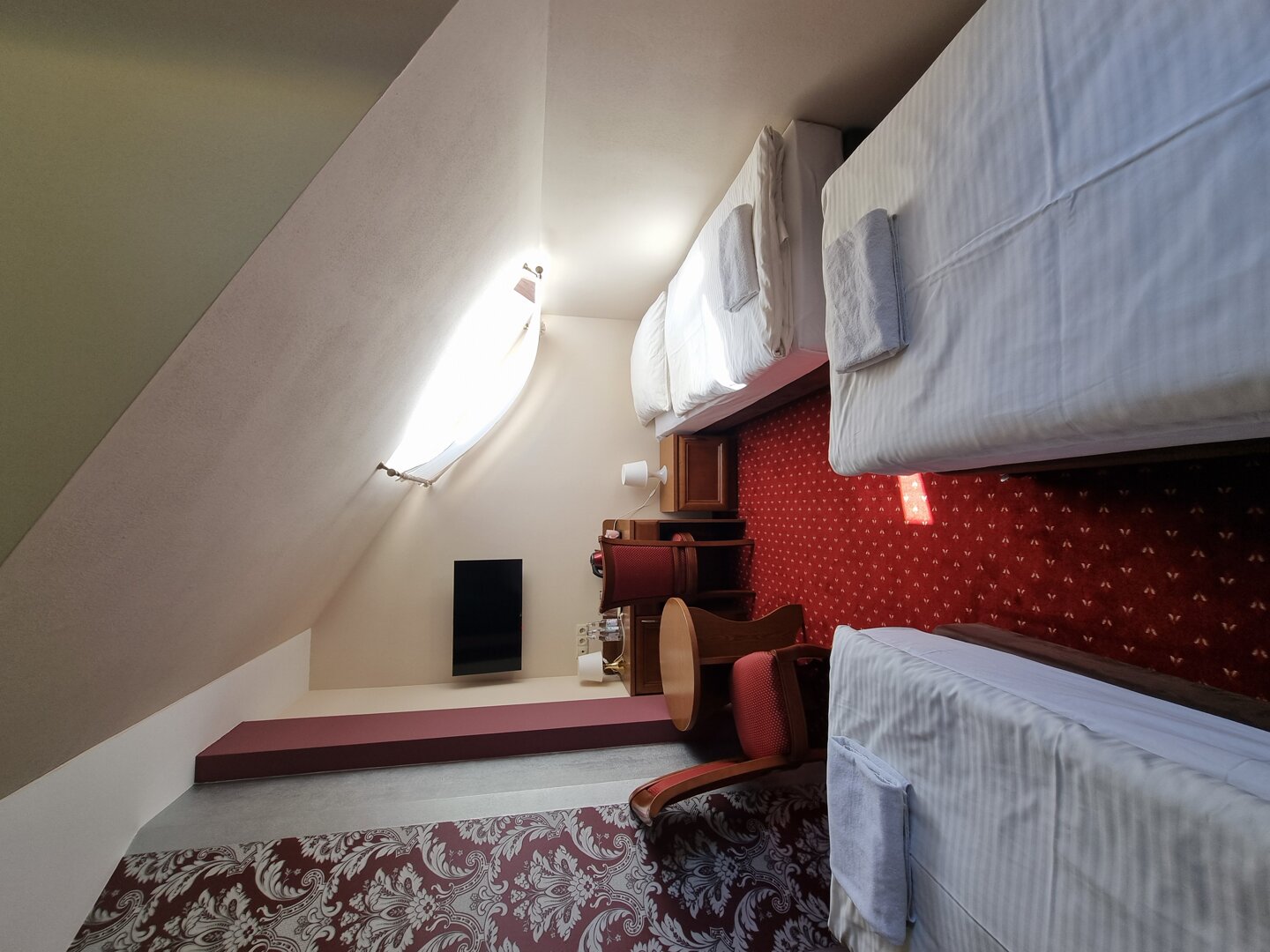 Pok&oacute;j trzyosobowy